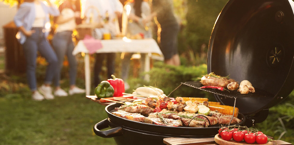 What Are the Key Advantages of a Kamado Ceramic Grill?